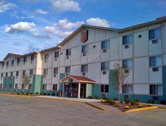 Super 8 Hotel - Cromwell, CT