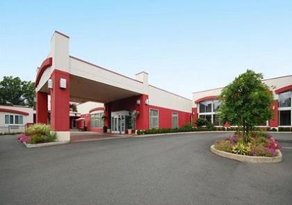 Clarion Hotel & Suites - Hamden, CT